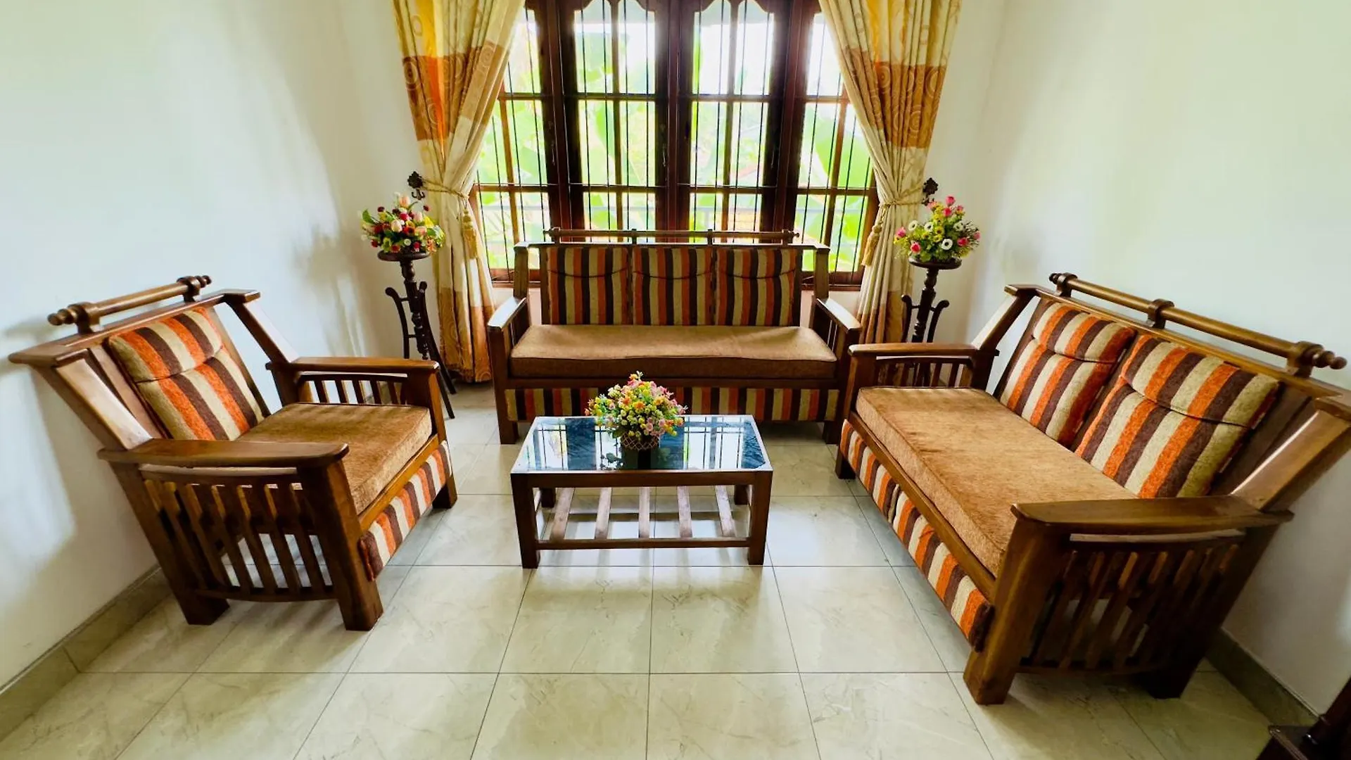The Travellers Rest Airport Villa Katunayake